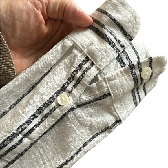 Chaps Petite classic linen and cotton blend button-up blouse vertical stripes - Picture 5 of 10